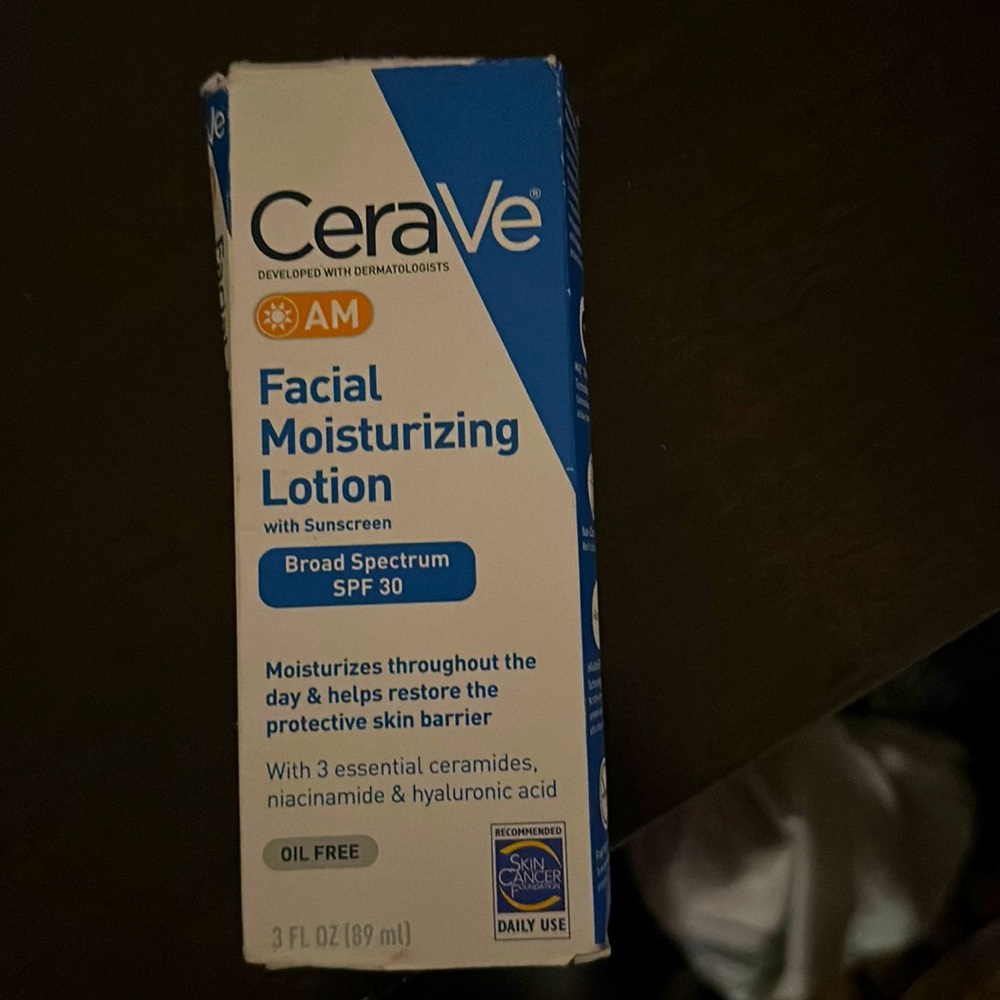 CeraVe facial moisturizing lotion with sunscreen, broad-spectrum SPF 30